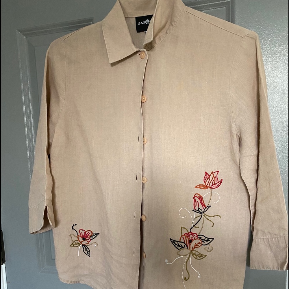 Woman’s button up with flower embroidery!